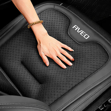 Coussin de Siège de Voiture pour Chevrolet Aveo T250 T300 (2011-2024) – Housse de Protection Dossier et Siège Arrière – Matériau Soie Glacée – Toutes Saisons – Rembourrage en Duvet – Épaisseur Standard